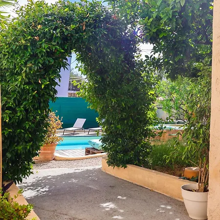 Les Hirondelles Semesterbostad