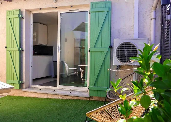 Semesterbostad Les Hirondelles *